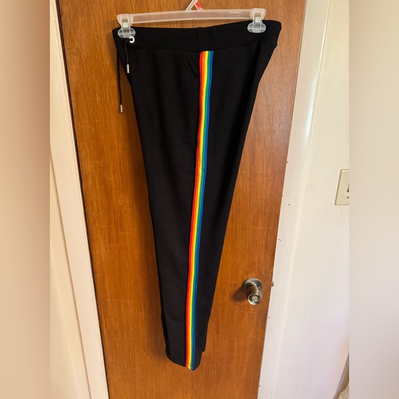 New without tags, size XL ladies leggings from Maze, black with rainbow stripes - Picture 6 of 7